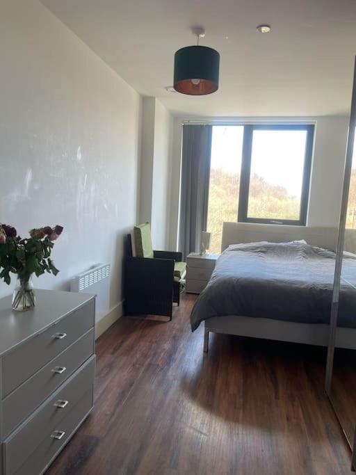 Peaceful 2br Hideout With Instant Self Check-in At Kelham Island Retreat Apartment